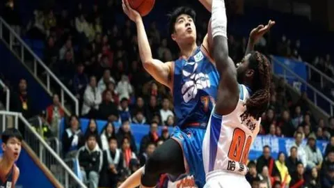 比塞克在德国国家队首秀中作为替补亮相国际米兰后卫