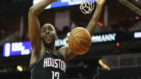 足球盛宴12年终章：莱万9分钟独中5球神话重现，国足叙战绝平瞬间再燃激情！